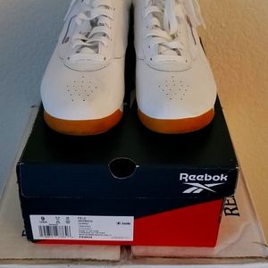 Reebok size 9 old school classic